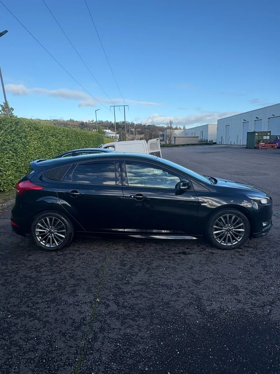 Ford Focus ST-Line 1.5 TD 6SPEED - Image 4