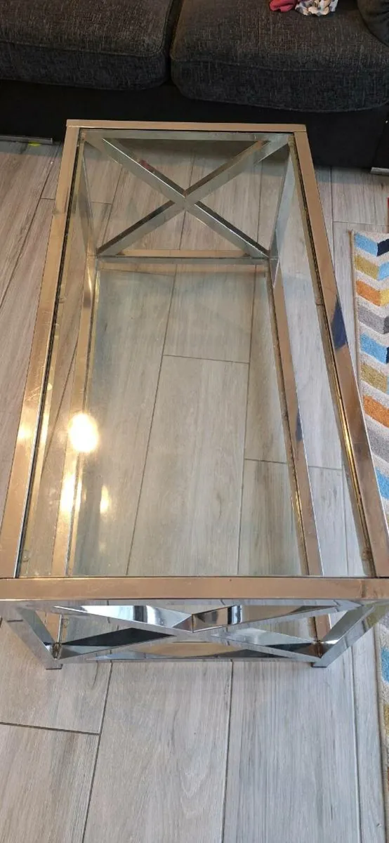 Very heavy glass coffee table - Image 1