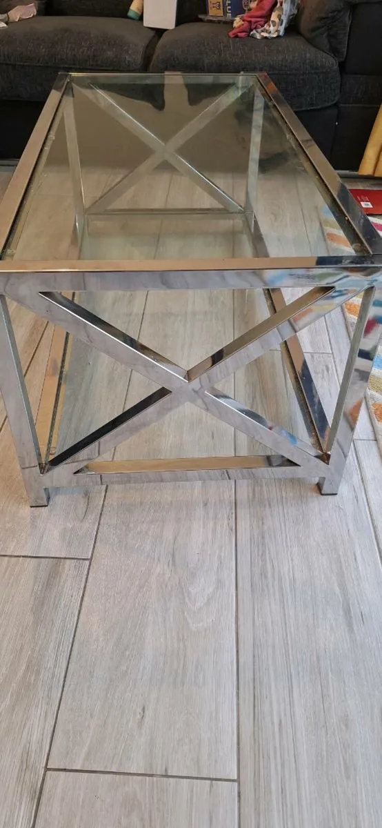 Very heavy glass coffee table - Image 2
