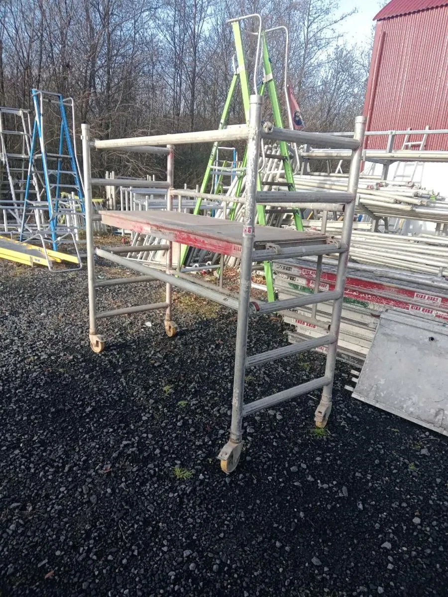 Scaffolding towers - Image 1