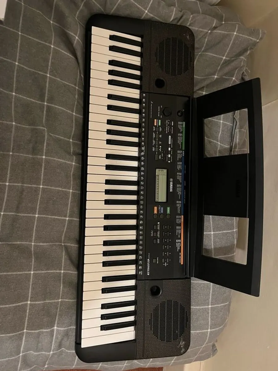 Yamaha PSR-E253 Keyboard - Image 1
