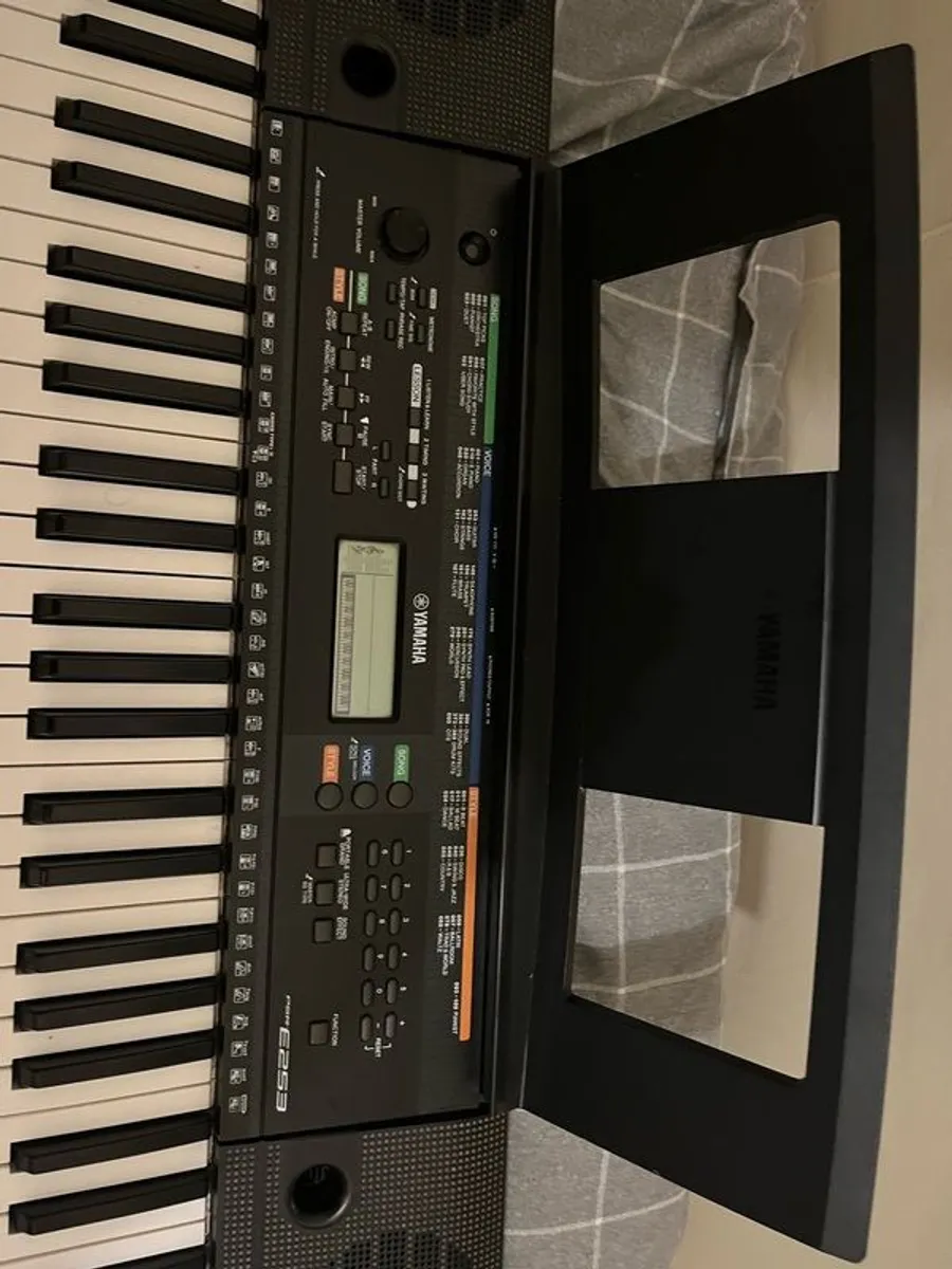 Yamaha PSR-E253 Keyboard - Image 2
