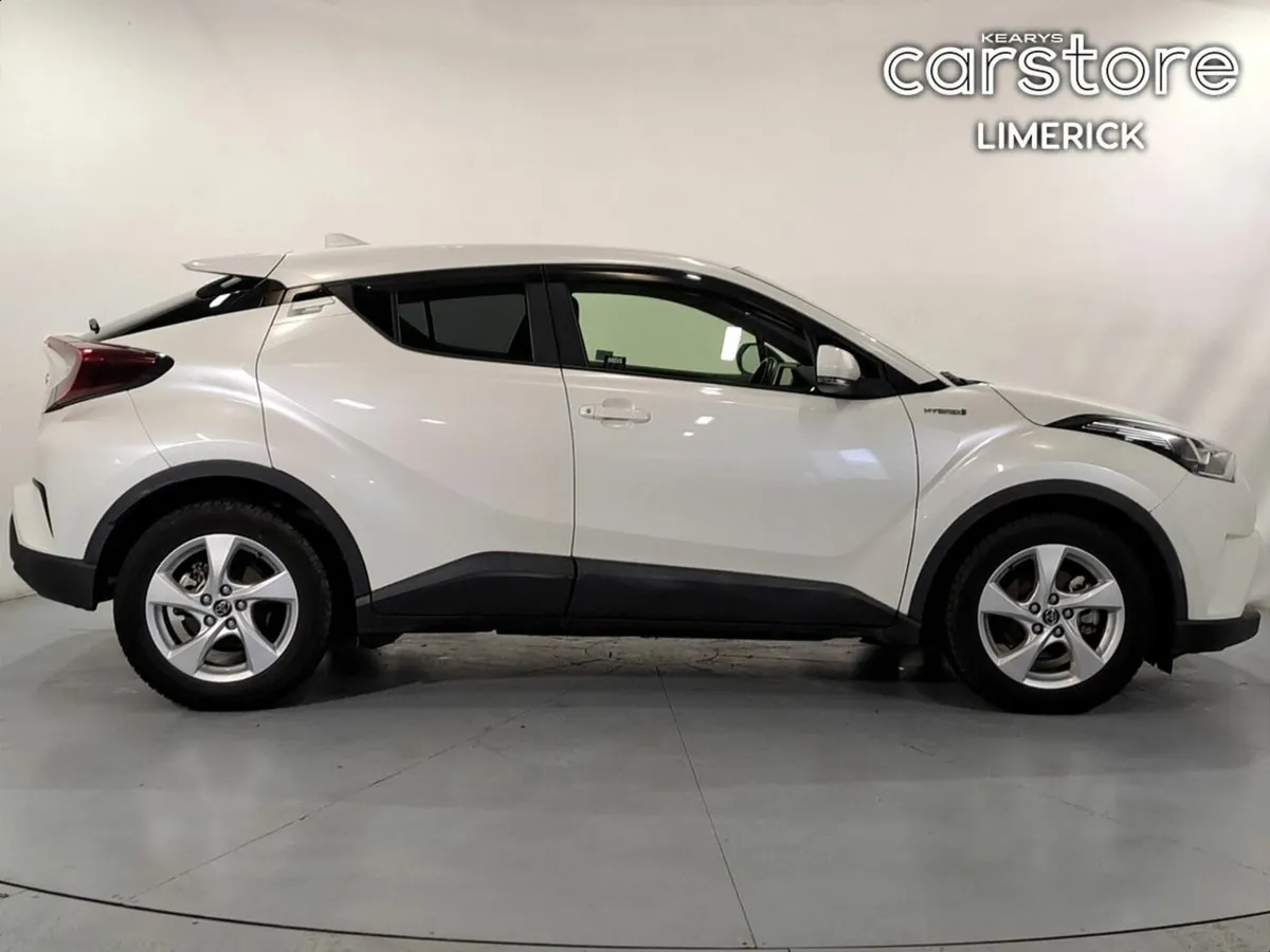 Toyota C-HR 1.8 PET HYBRID - Image 2