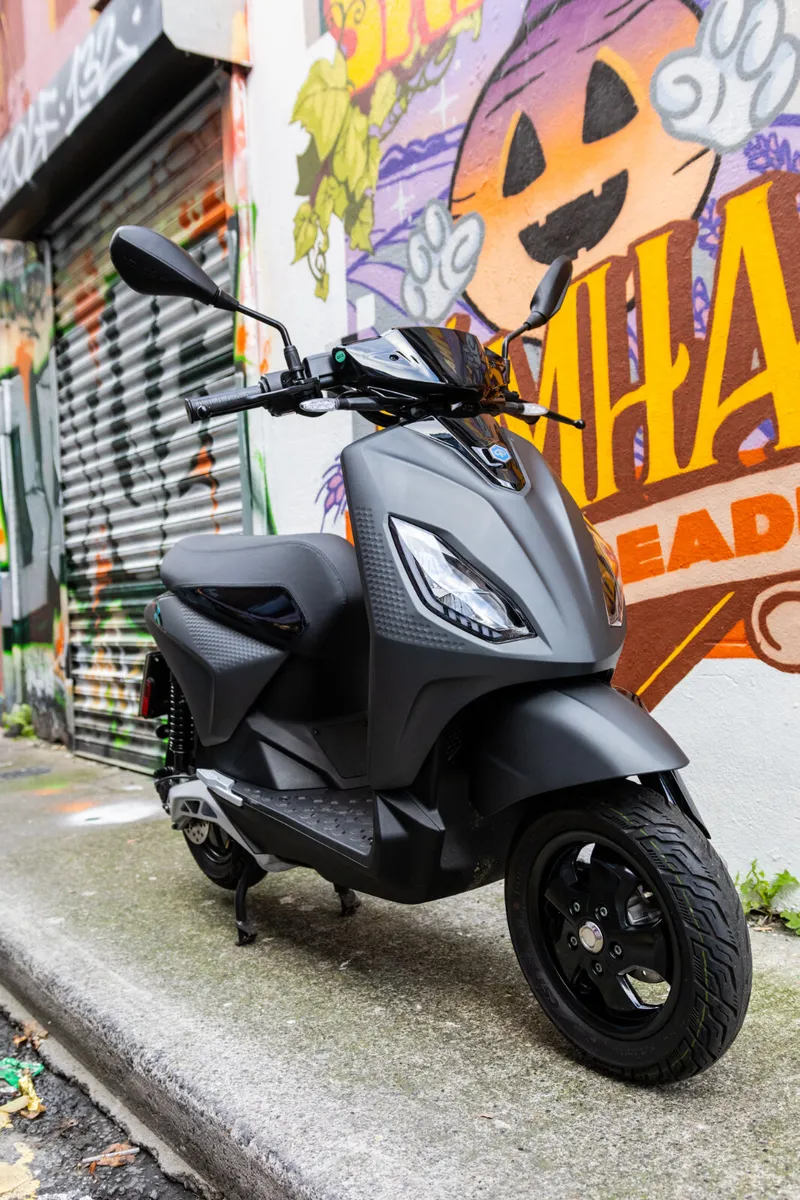 Piaggio 1 Electric Scooter 2025 - Image 2