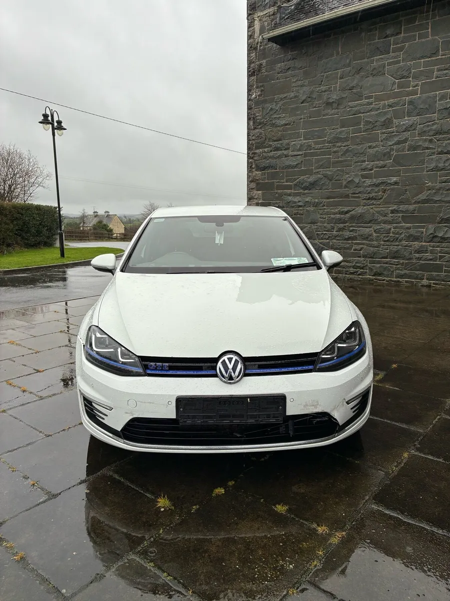 182 VW Golf GTE 1.4TSI Auto - Image 2