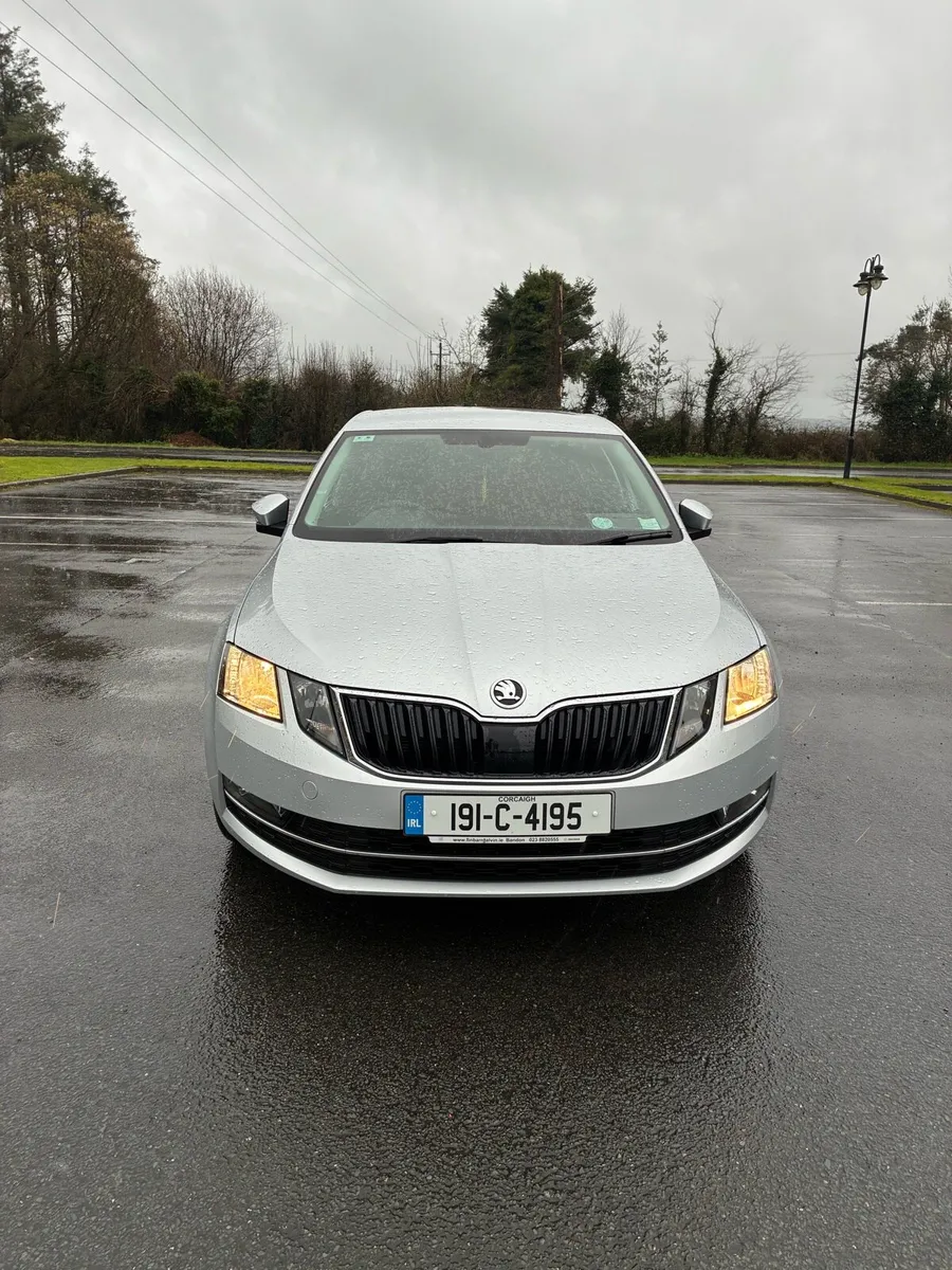 191 Skoda Octavia Style 1.6 Diesel - Image 2