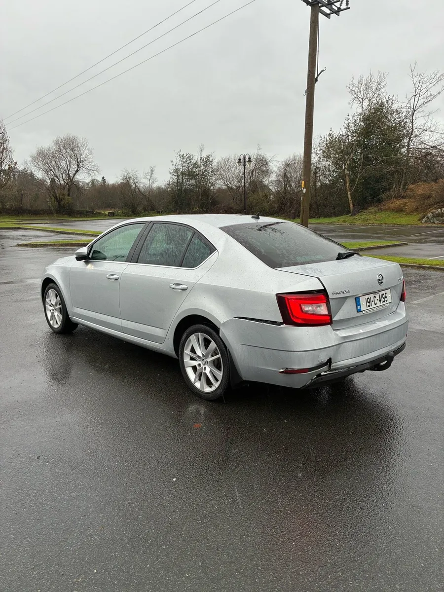 191 Skoda Octavia Style 1.6 Diesel - Image 4