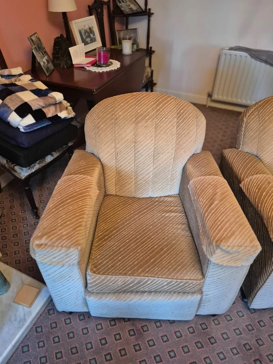 2 x armchairs - Image 1