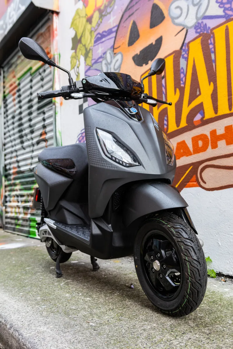 Piaggio 1 Electric Scooter - Image 4