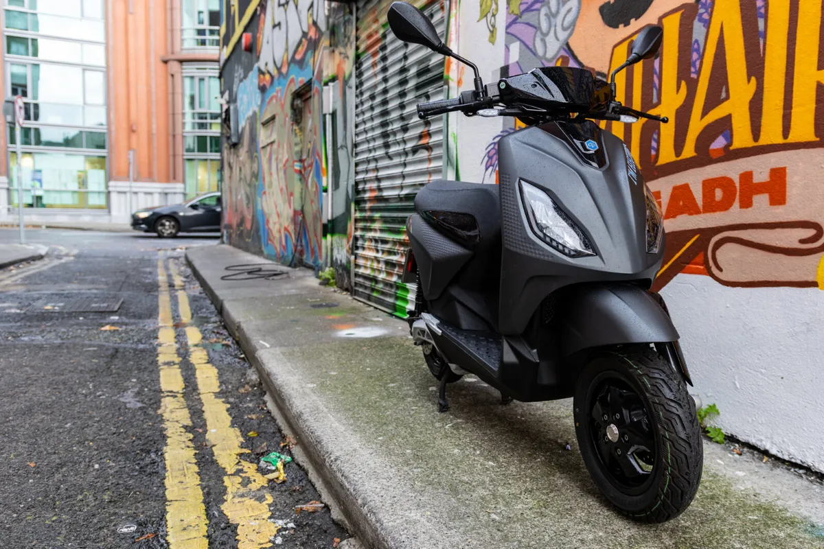 Piaggio 1 Electric Scooter - Image 3