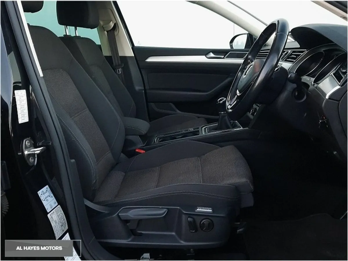 Volkswagen Passat **TINY MILEAGE**SE 2.0 TDI 150HP - Image 4