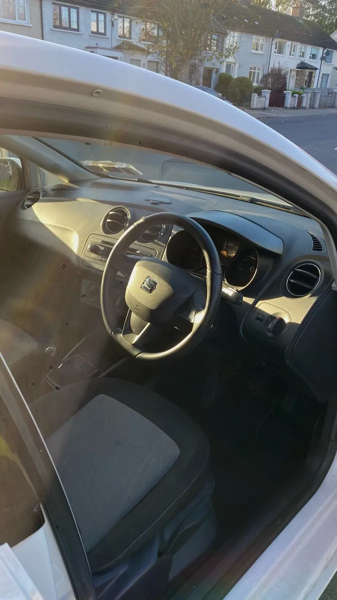 2013 SEAT IBIZA 1.4 PETROL SE TOCA - Image 4