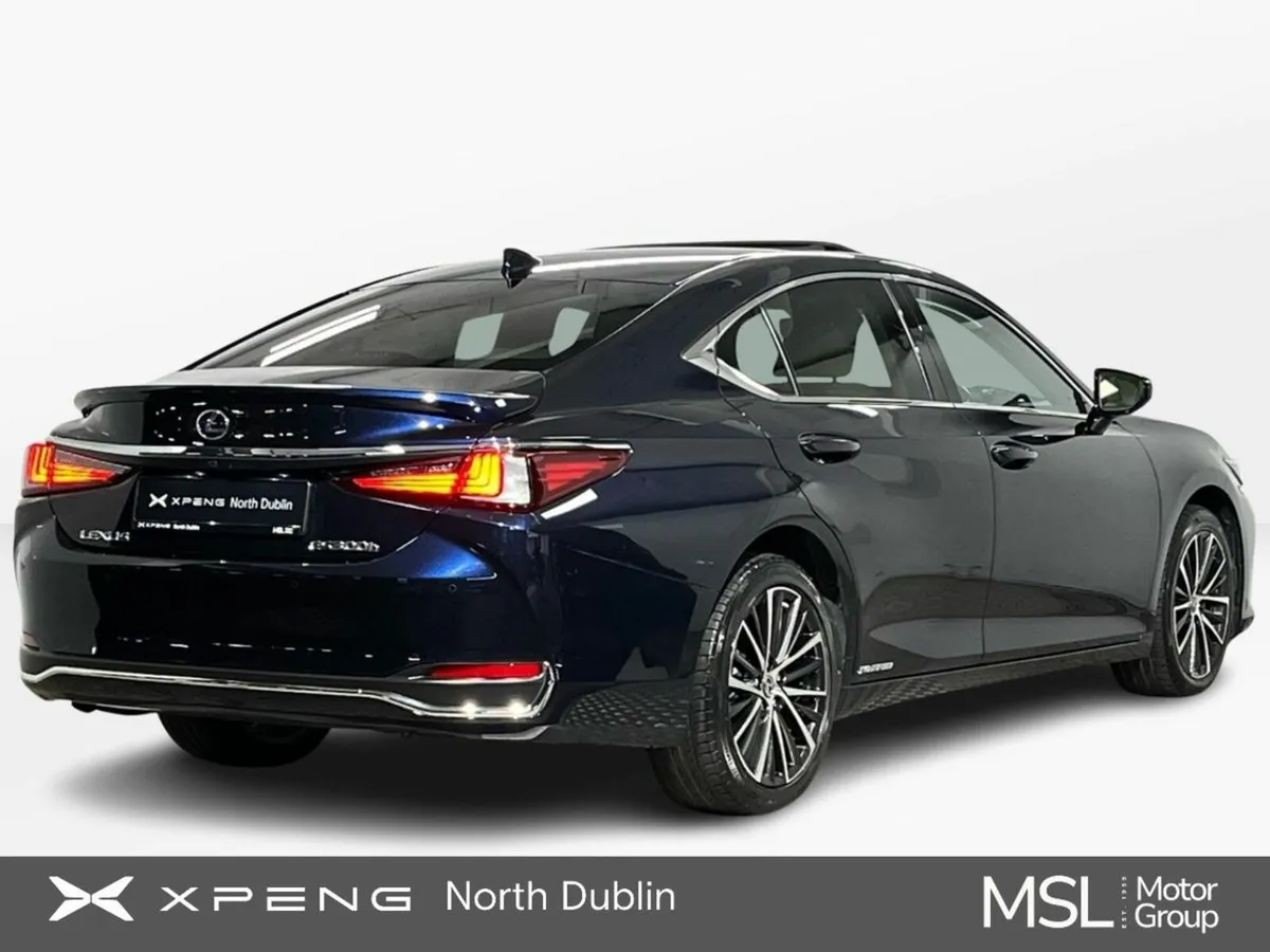 Lexus ES 300HExecutive - Reversing Camera - Sunroo - Image 4