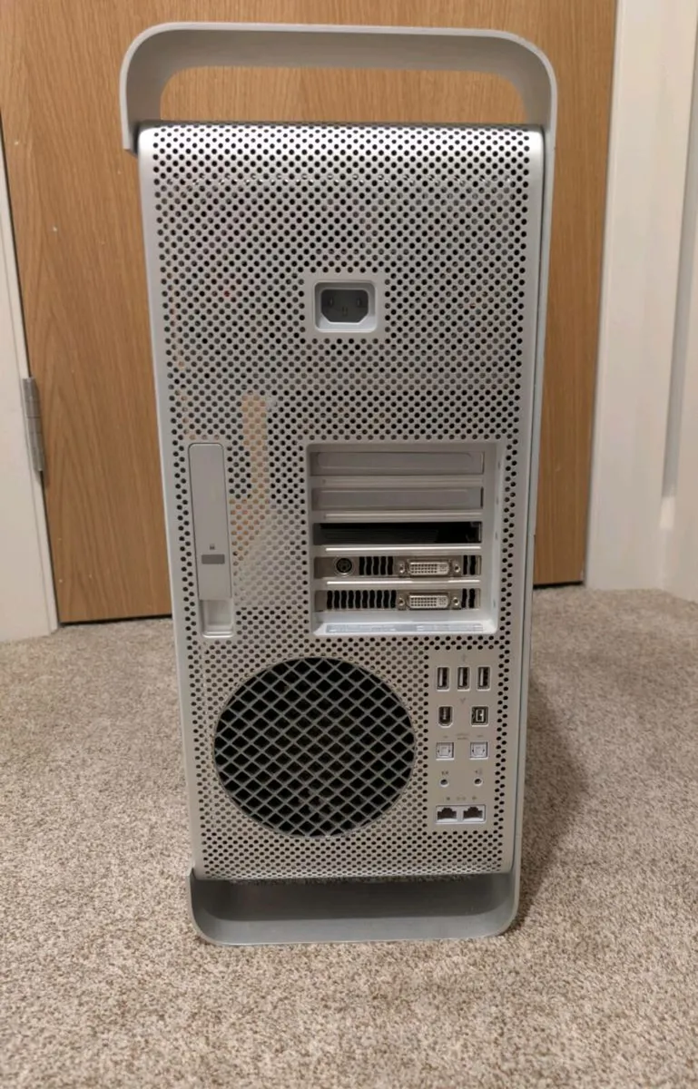 Apple Mac Pro for parts or repaired - Image 3
