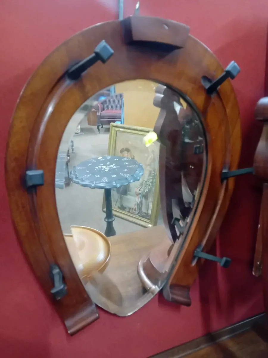 Decorative Horseshoe Shaped Wall Mirror