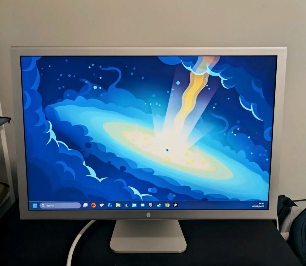 Apple Cinema Display 30 Inch - Image 1