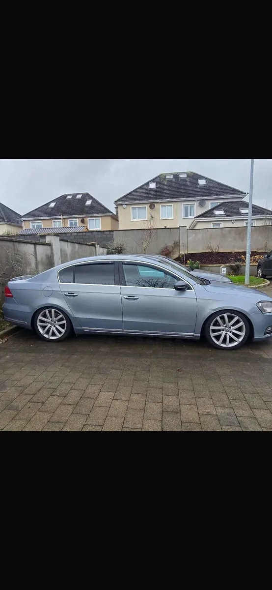 Volkswagen Passat 2011 - Image 4