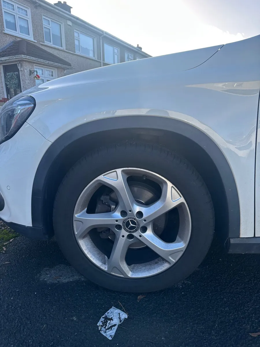 Mercedes-Benz GLA 180 (2017) - Low Mileage - Image 2