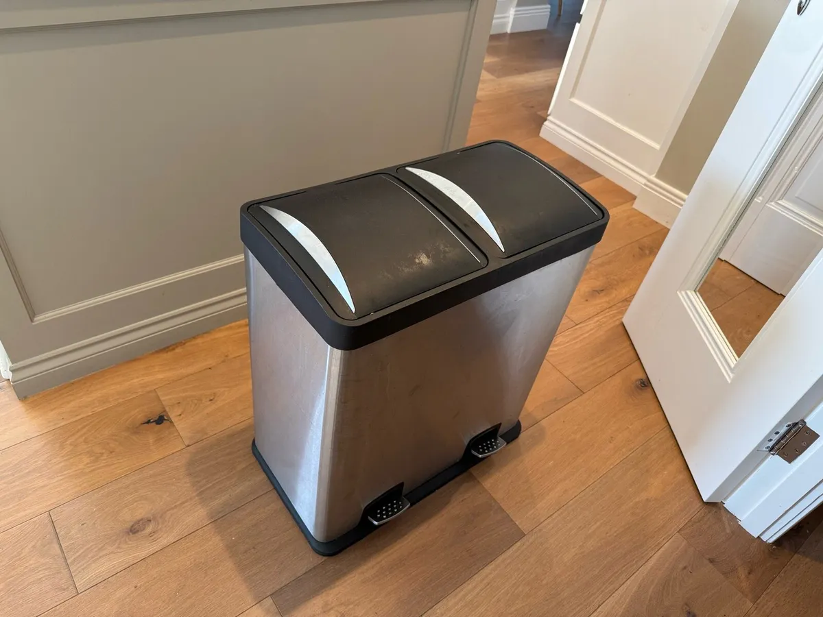 Large kitchen bin with 2 compartments - Image 3