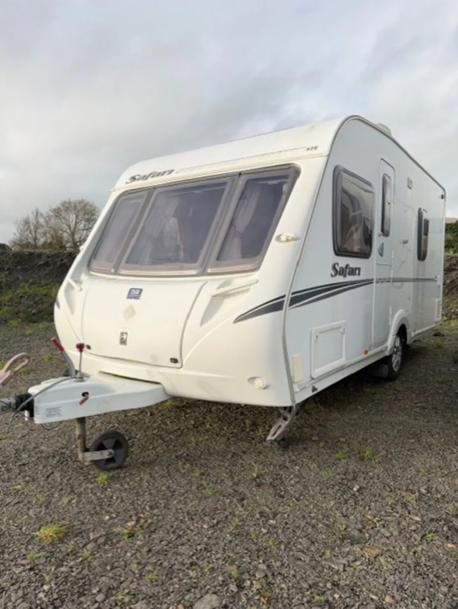 2009 Swift Safari Fixed bed motor mover - Image 1