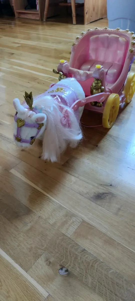 Baby born horse and carriage - Image 2