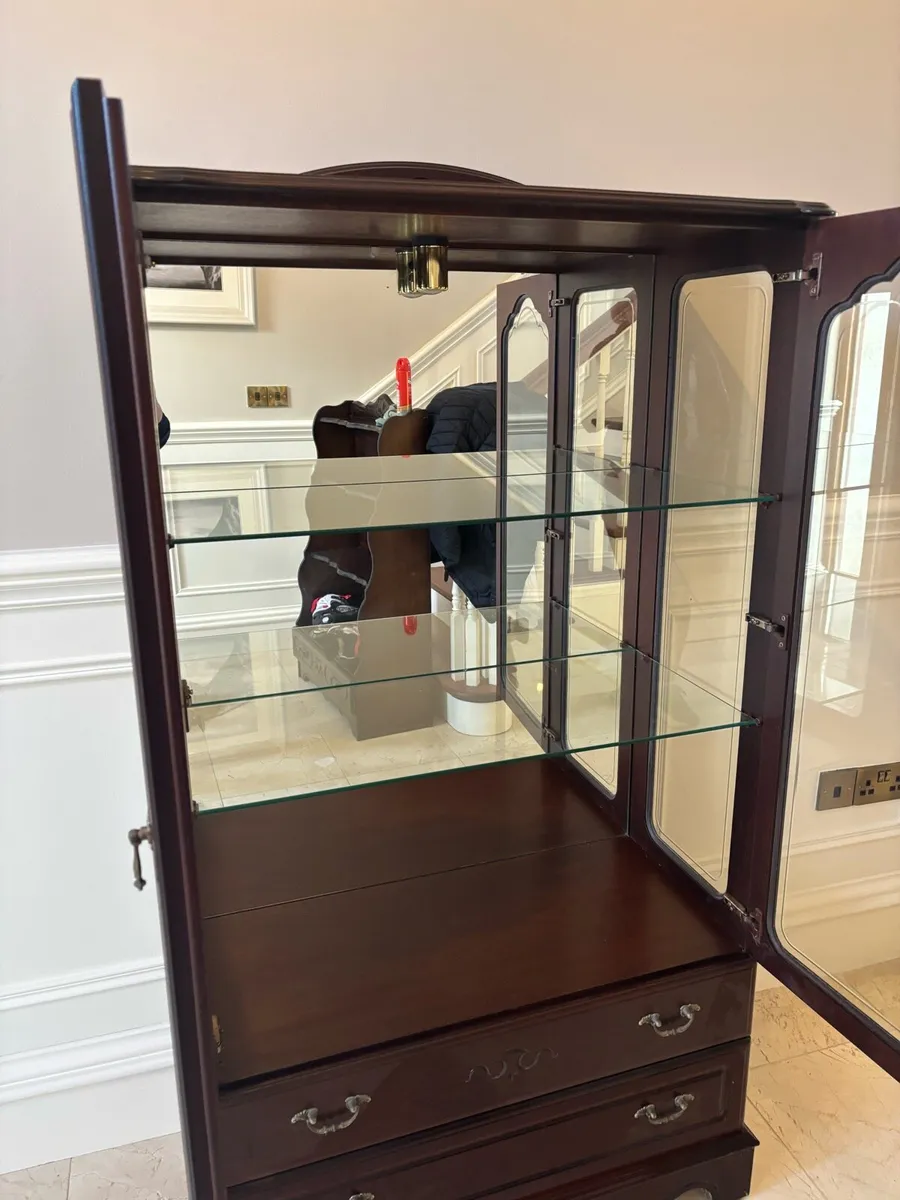Mahogany glass cabinet - Image 3