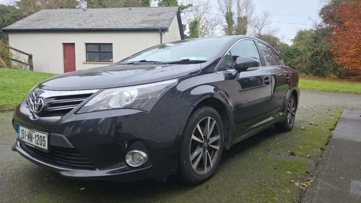 2015 toyota avensis 2ltr diesel - Image 1