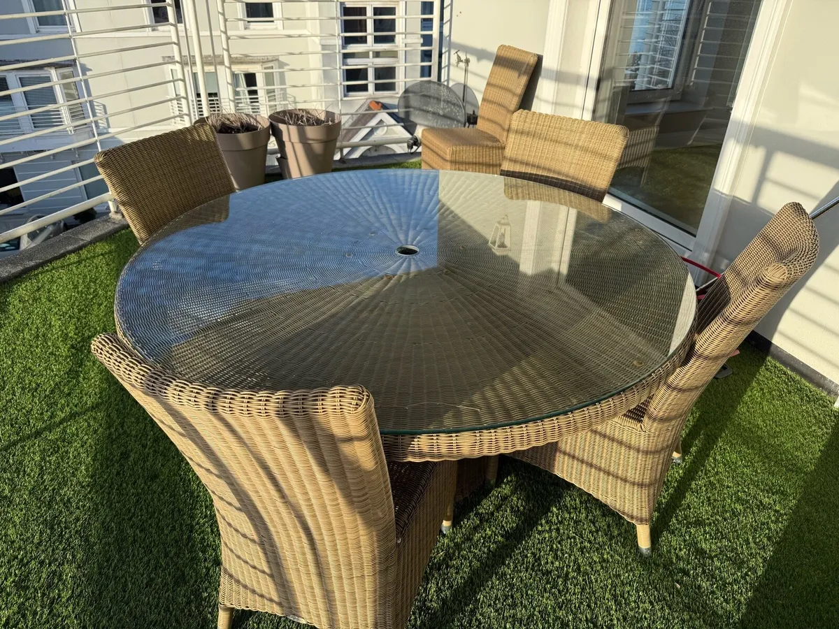 6 seat glass top outdoor dining table - Image 2