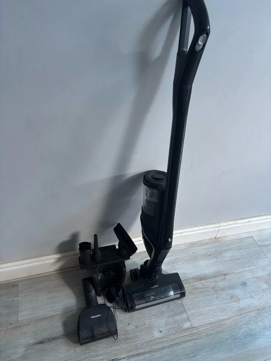 Miele Triflex X1 cordless vacuum - Image 1