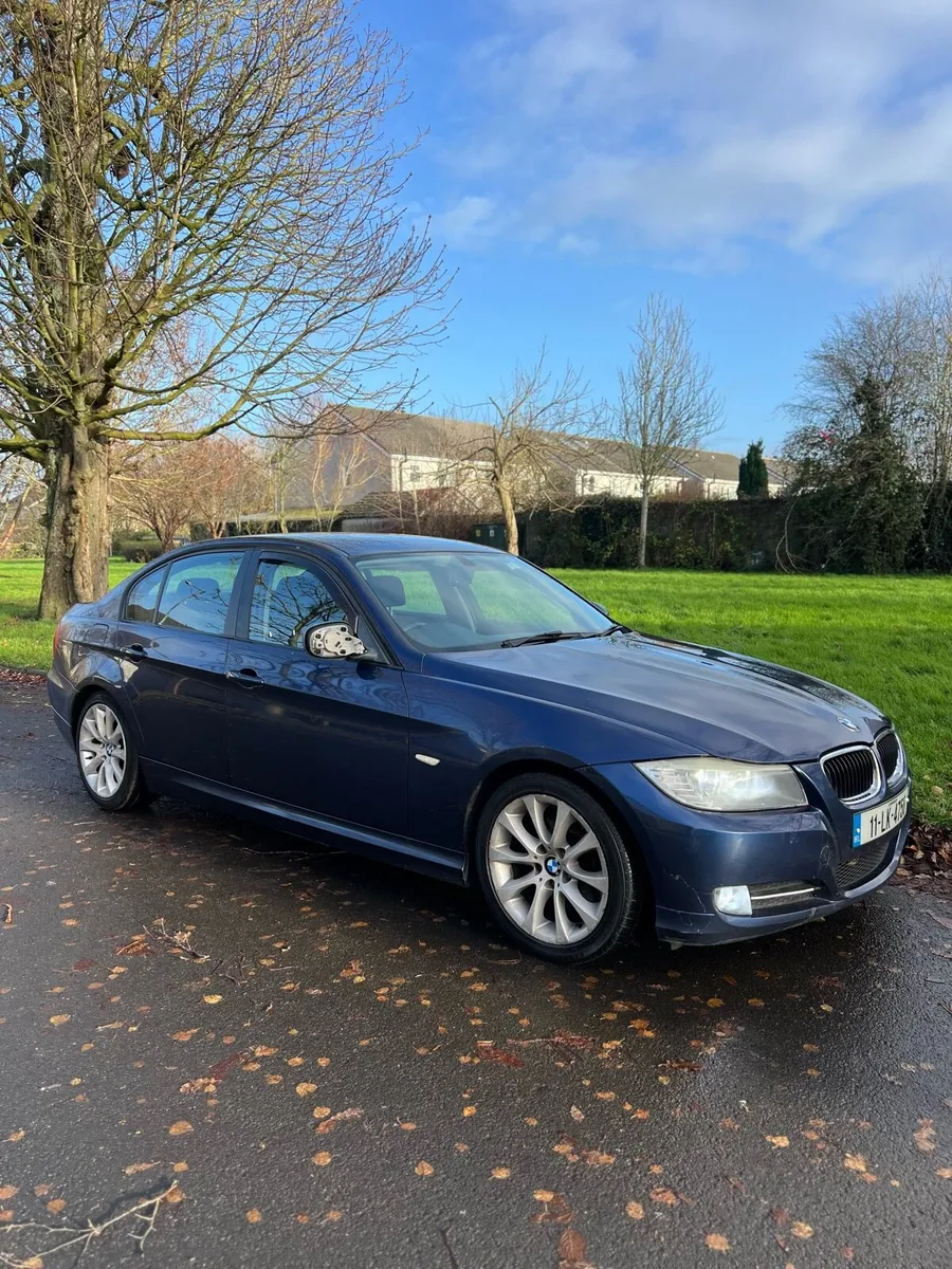 2011 BMW 320D DIESEL - Image 1