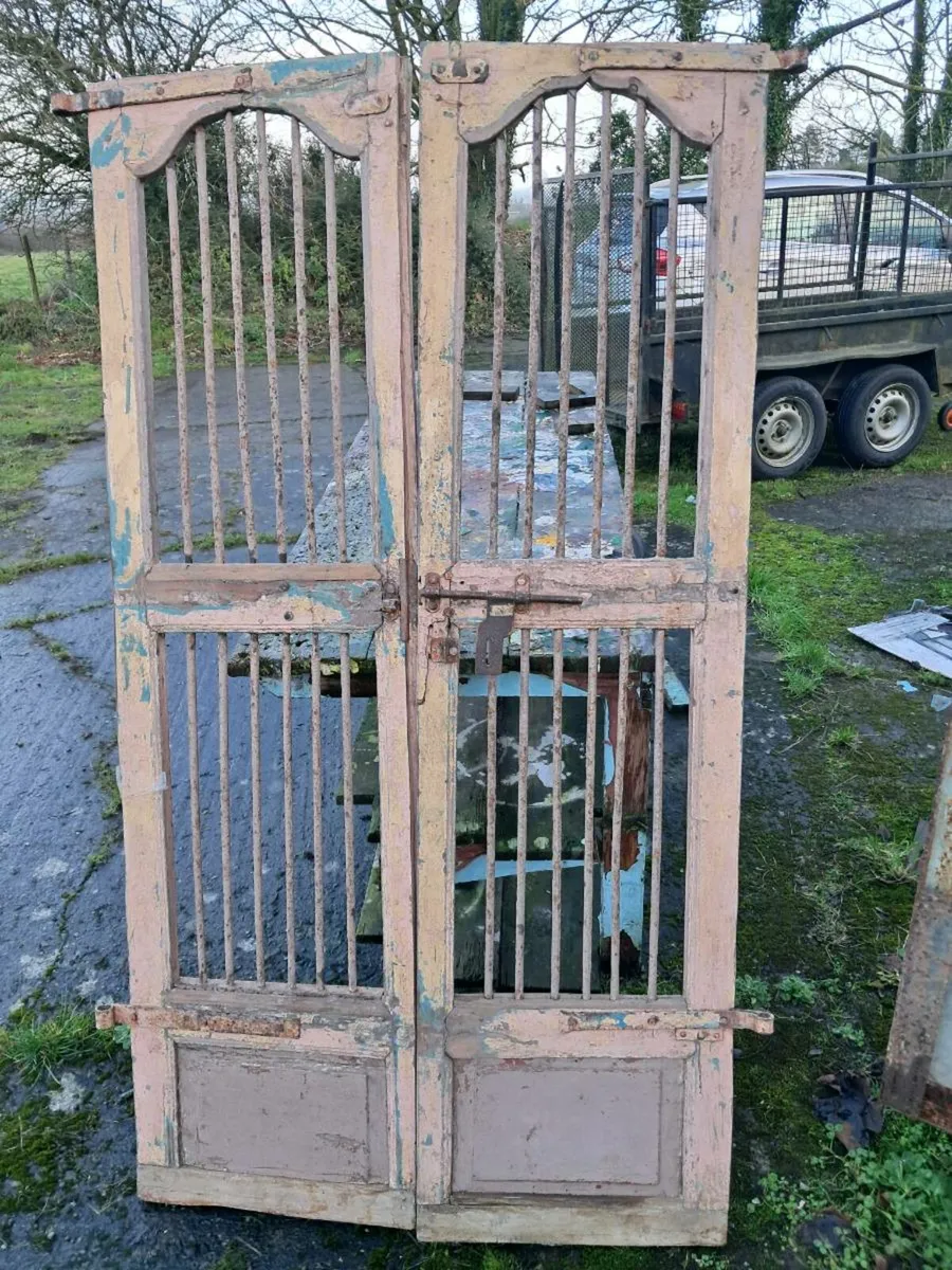 Pair of old iron and wood doors - Image 2