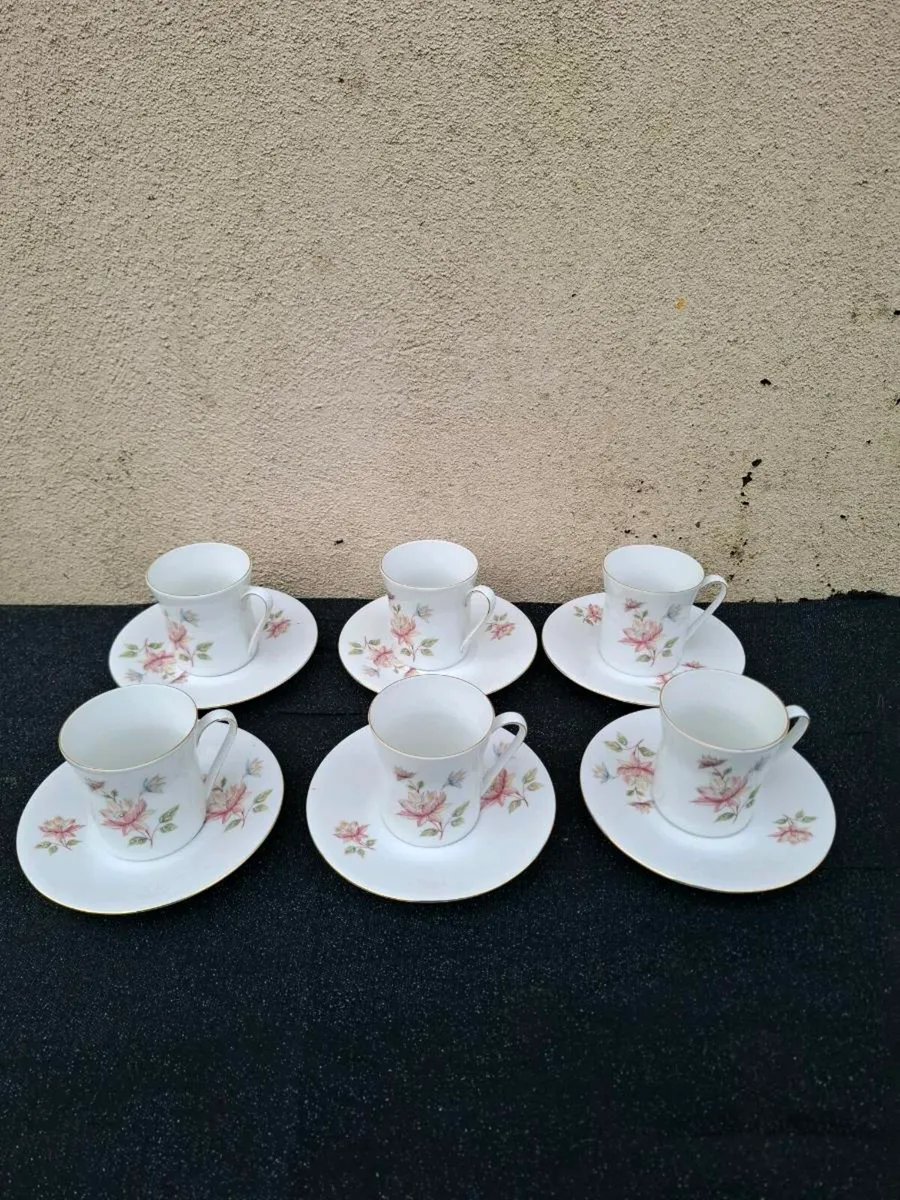 6 china tea cups and saucers postage possible - Image 1