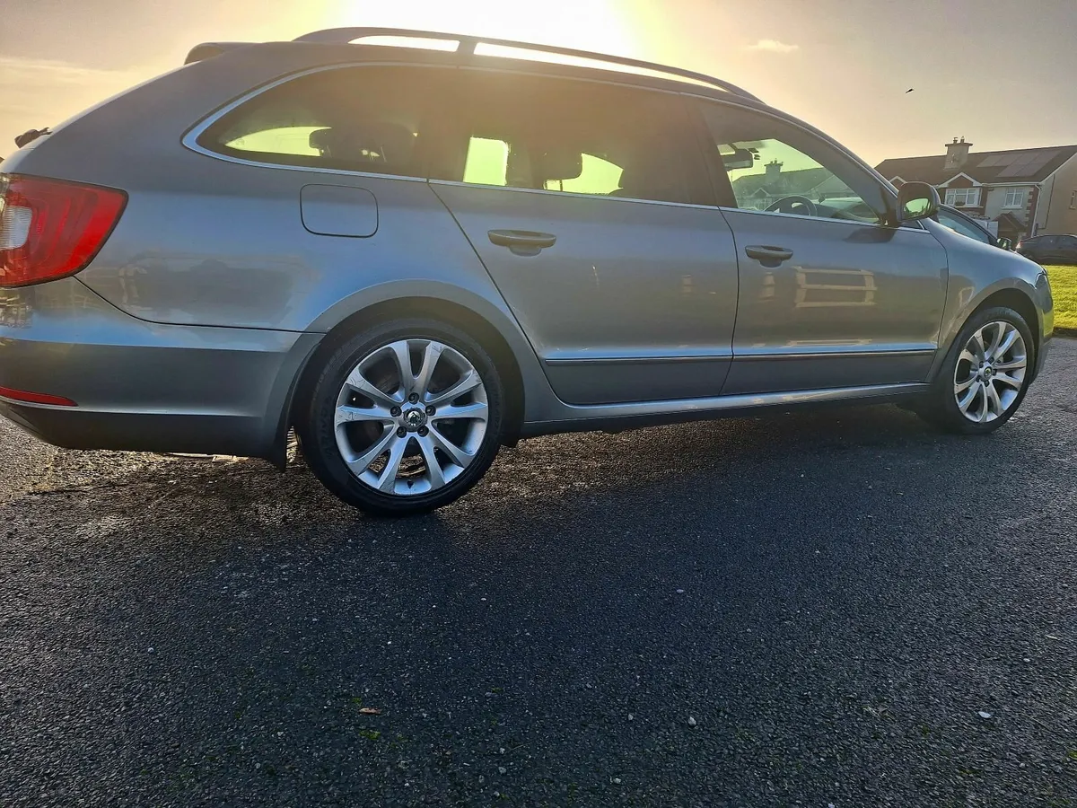 Skoda Superb 2012 - Image 1
