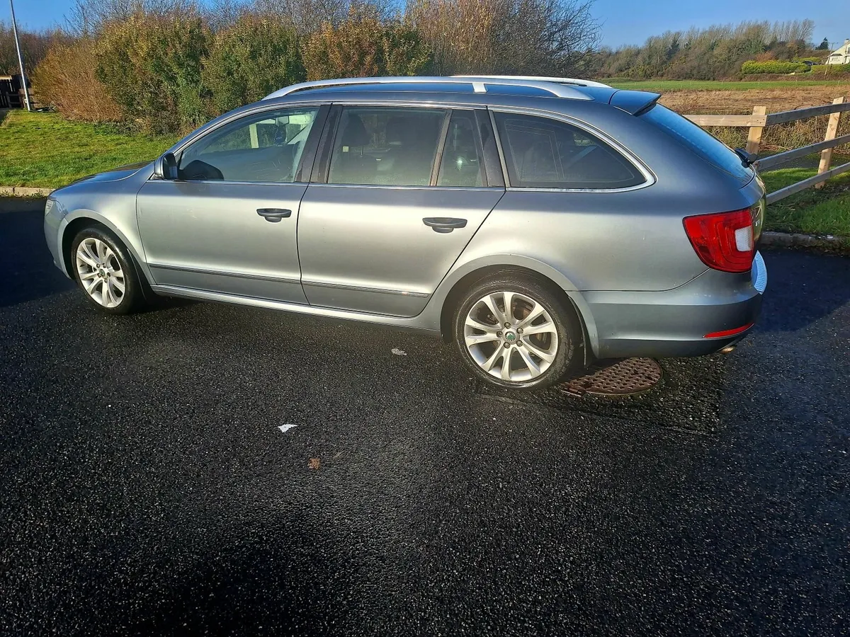 Skoda Superb 2012 - Image 2