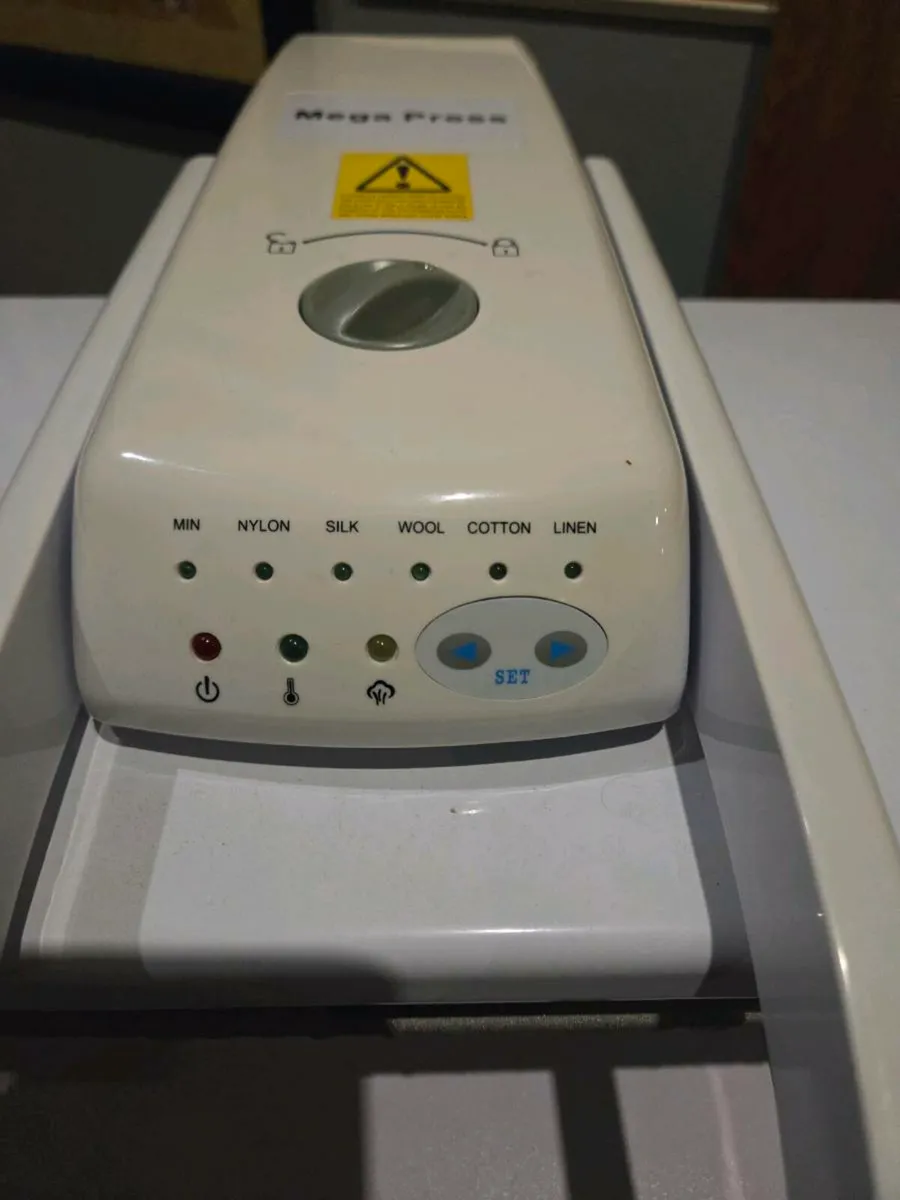 Mega Press steam iron - Image 3