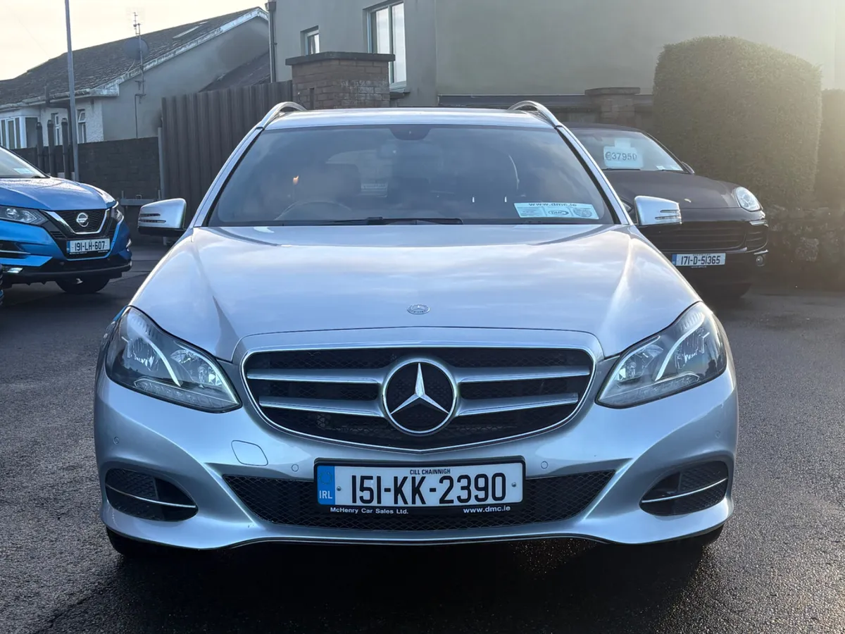 151 Mercedes-Benz E220 Estate Auto - Image 2