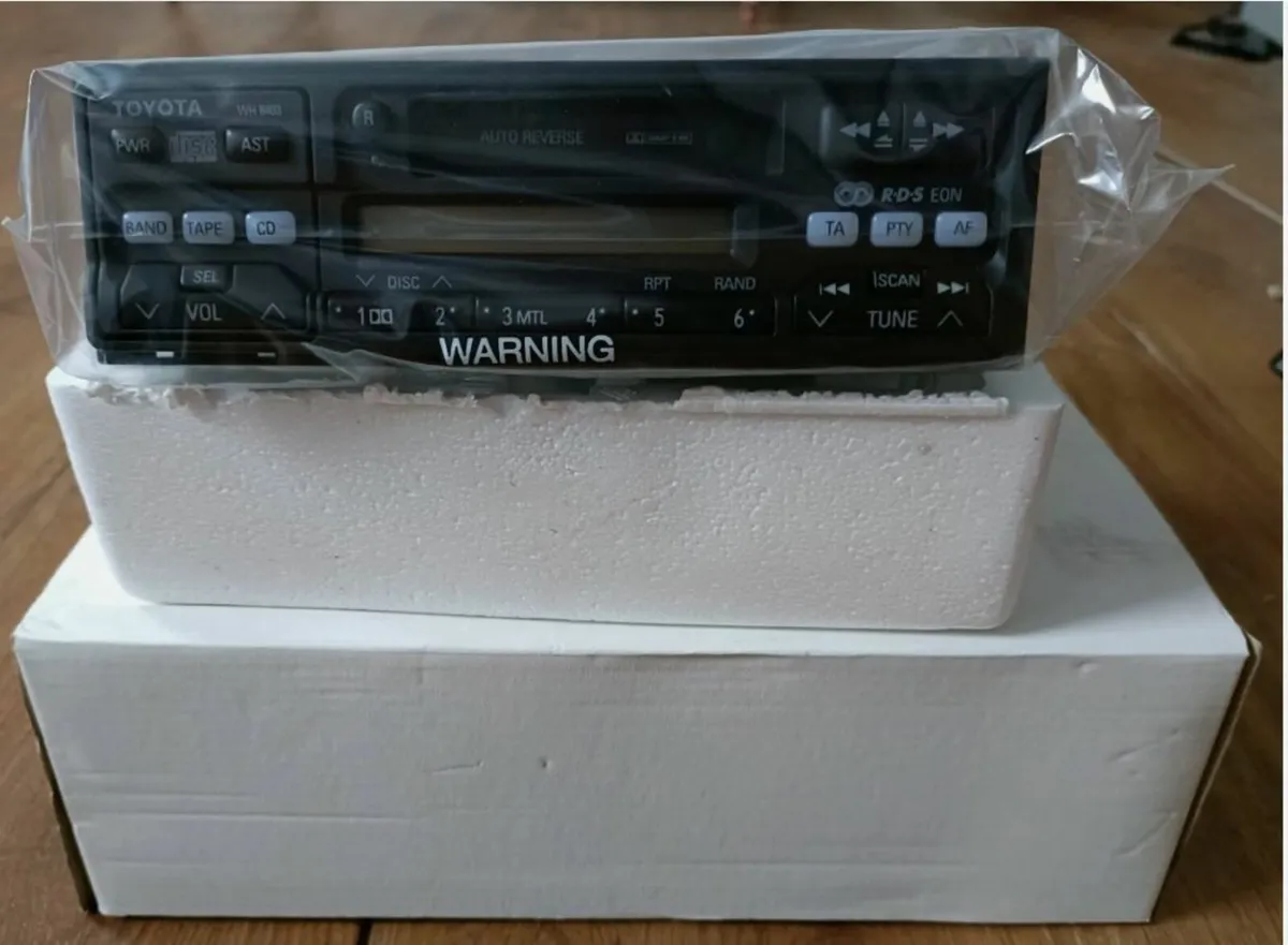 New Toyota Original Cassette Radio WH 8403 - Image 2