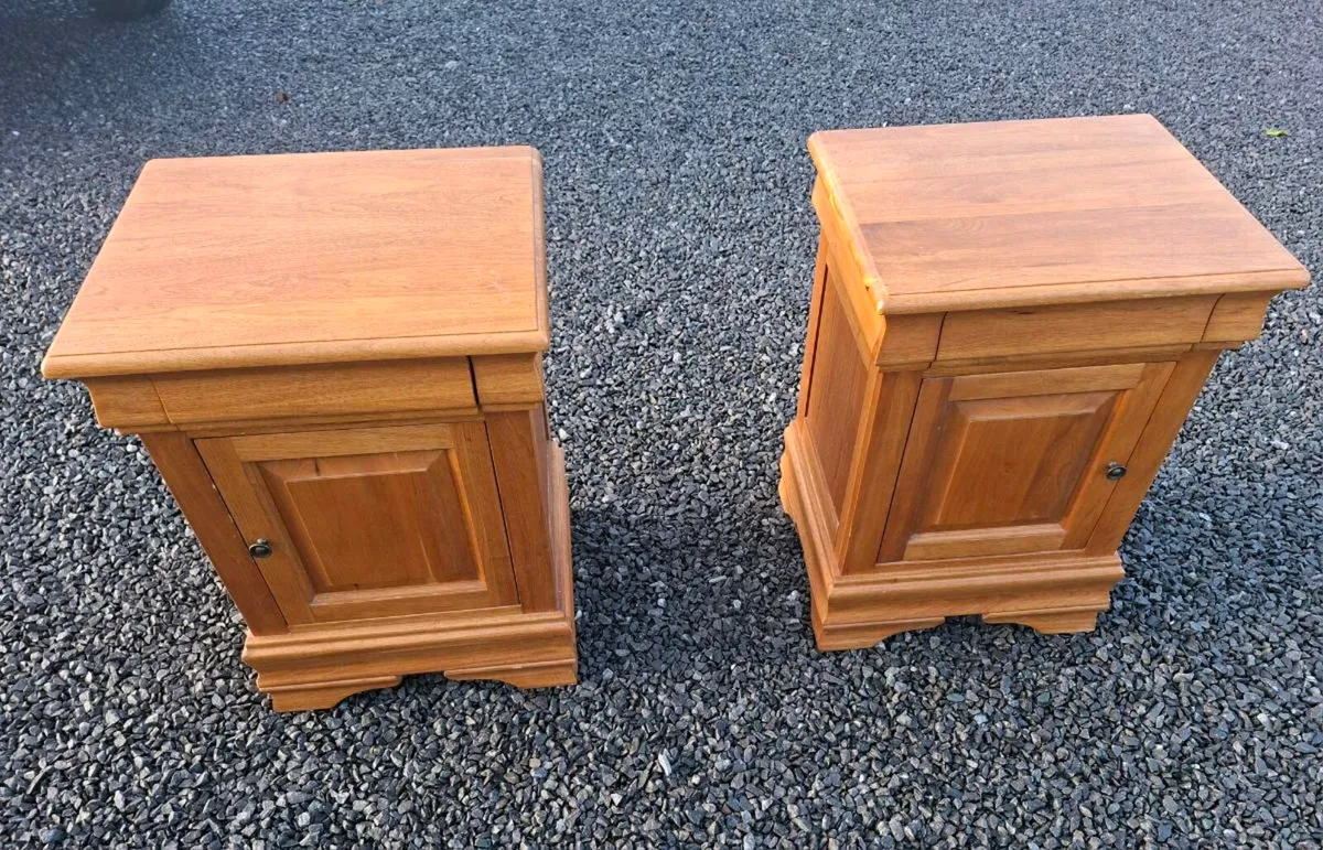 2 Bedside lockers for sale - Image 1