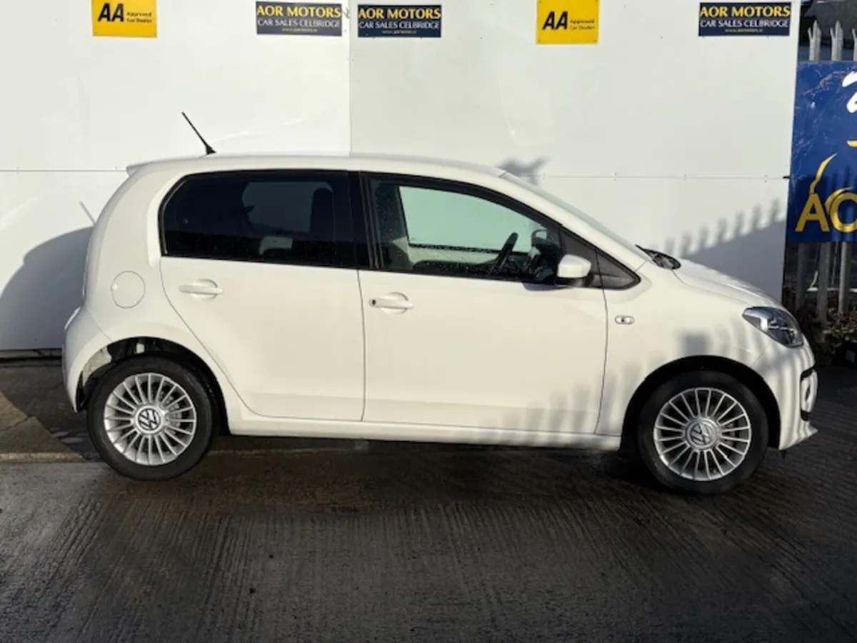 Volkswagen up! 2015 - Image 3
