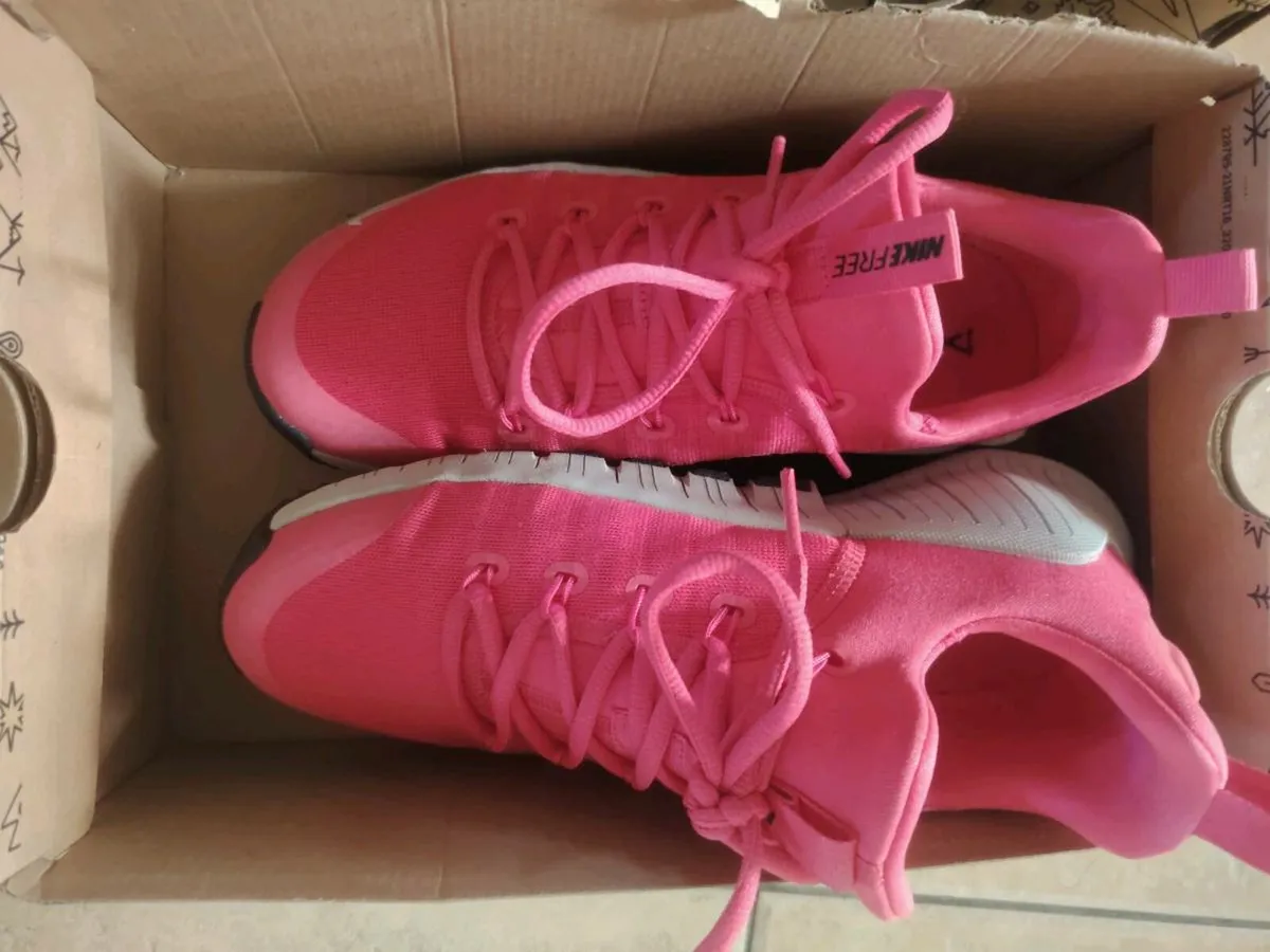 Nike free Metcon 6 size 6.5 - Image 2