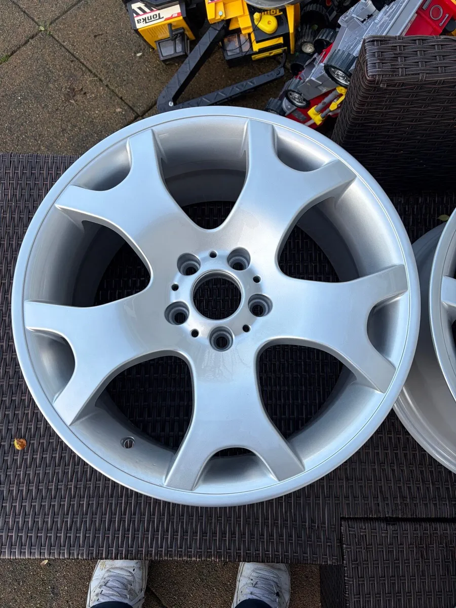 Bmw tiger claw alloys - Image 1