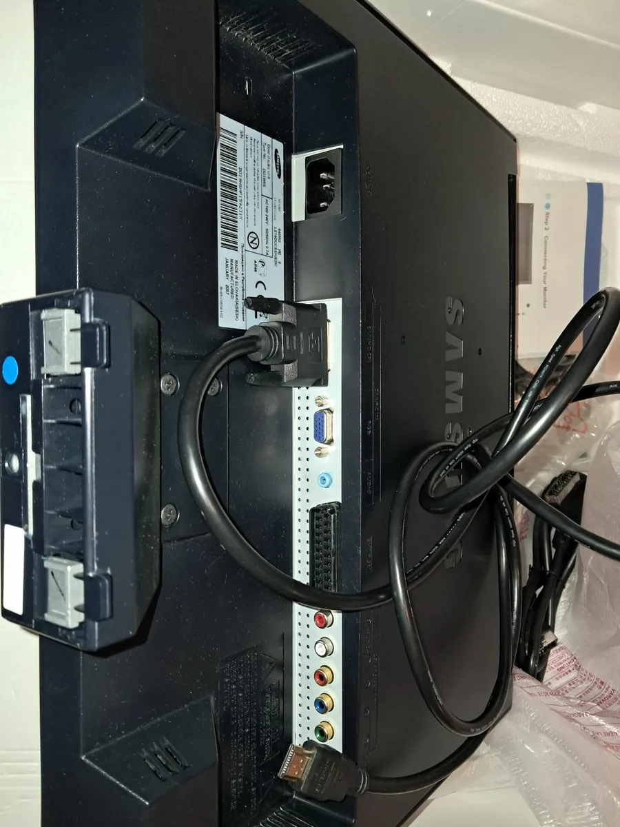 19" TV and monitor - Image 2