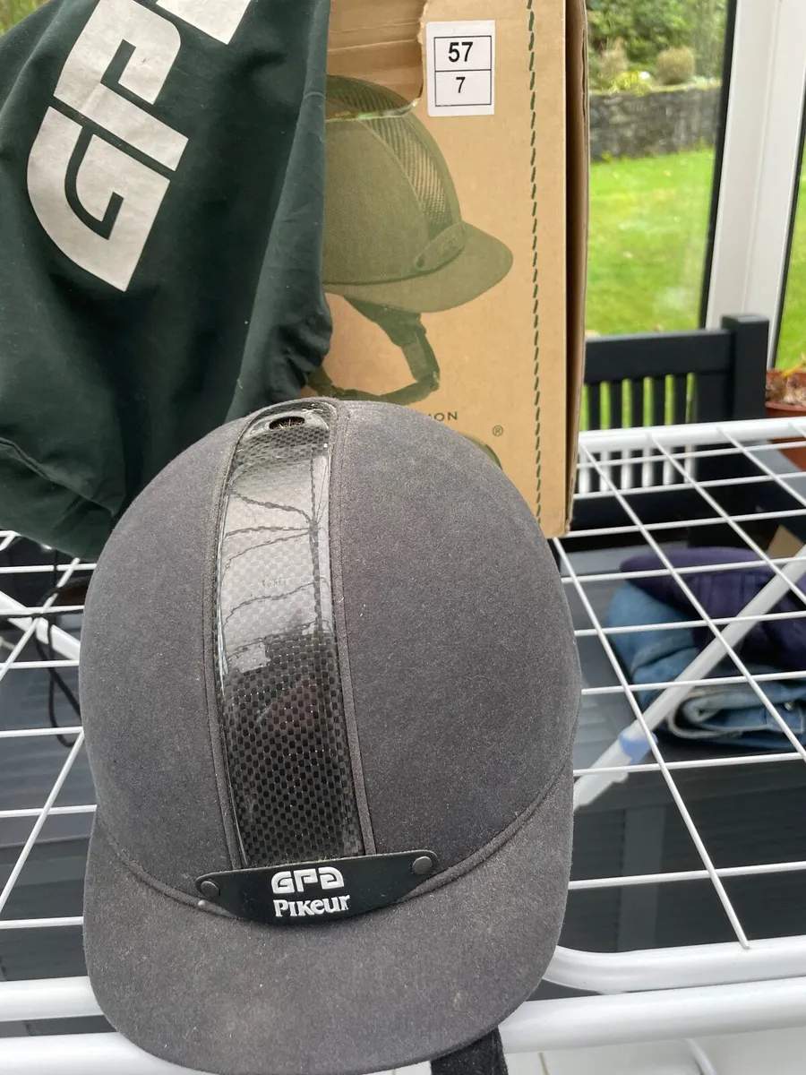 Riding hat - Image 1