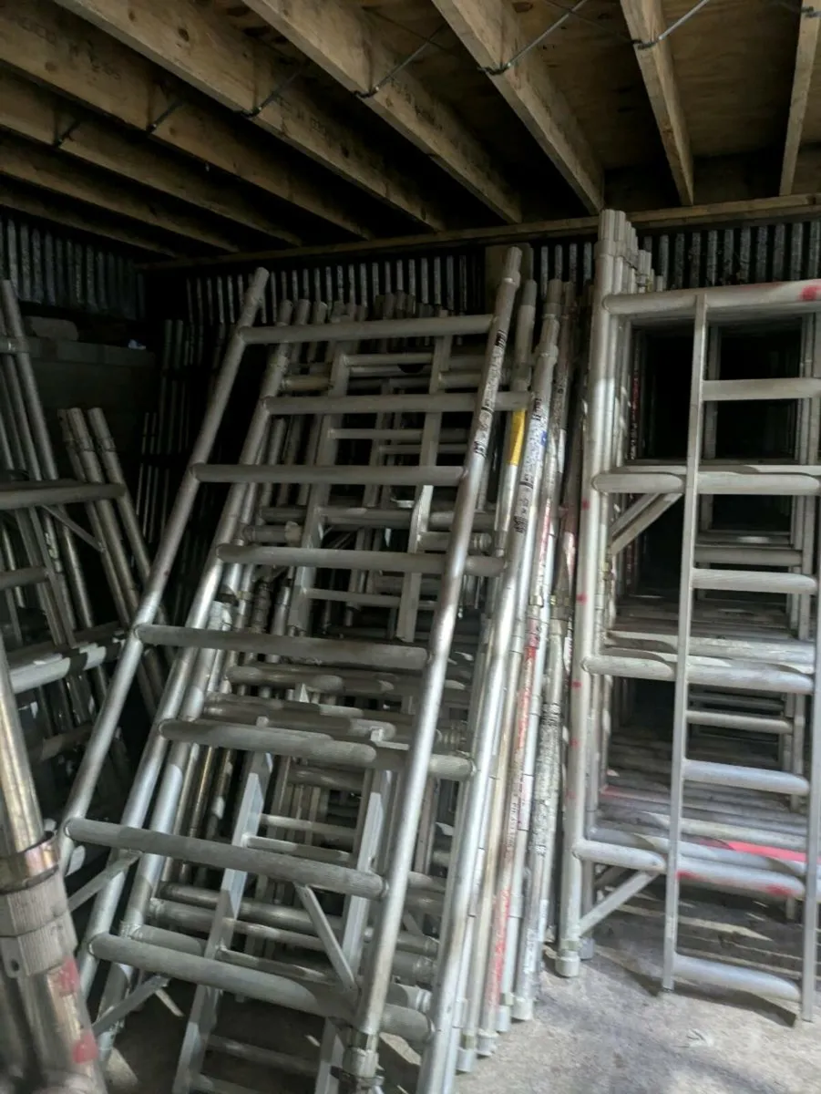 Scaffolding tower - Image 2