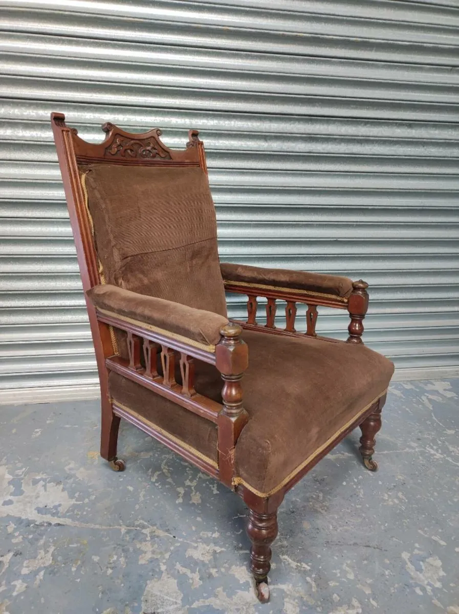 Old thatched cottage furniture - Image 2