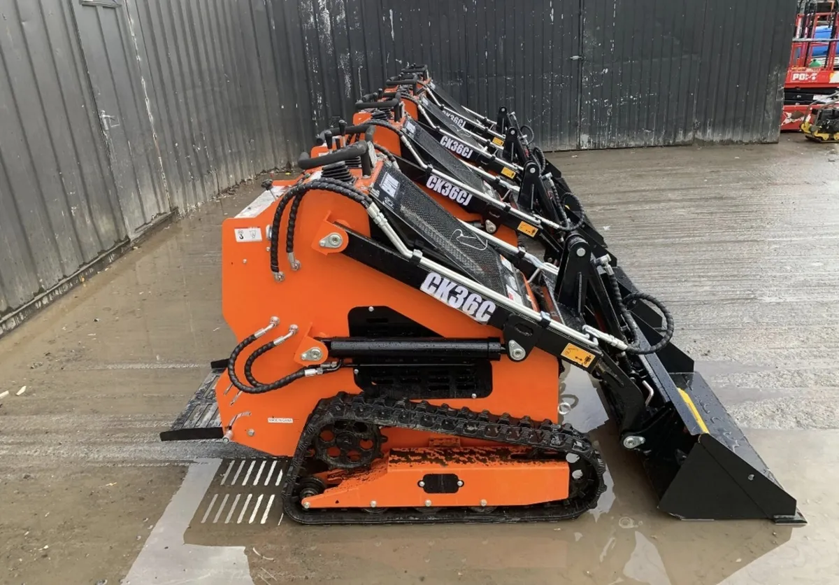 CK36C Tracked Pedestrian Skidsteer - Image 4