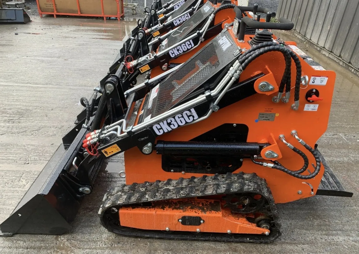 CK36C Tracked Pedestrian Skidsteer - Image 3