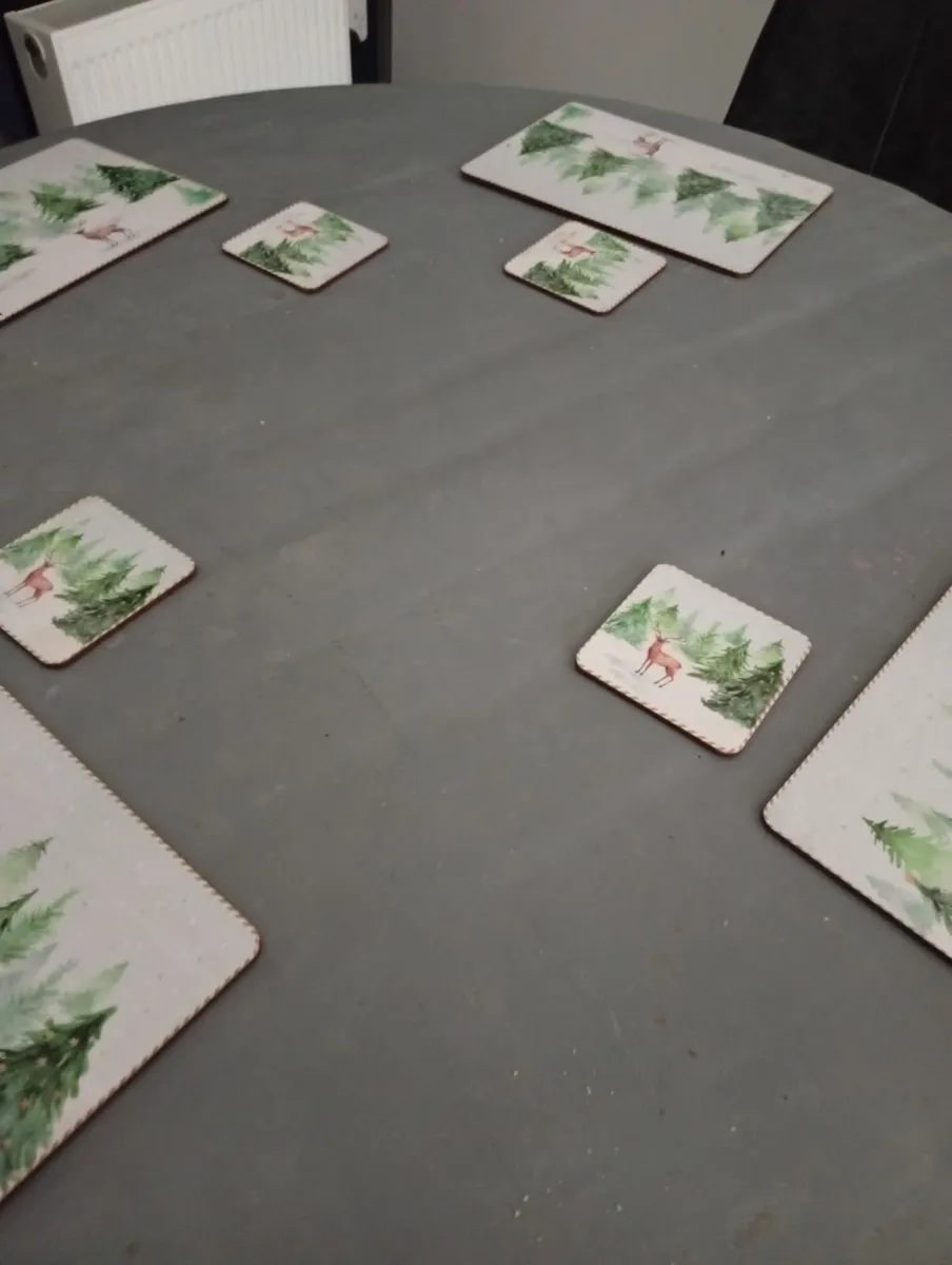 Dining table and 4 chairs - Image 2