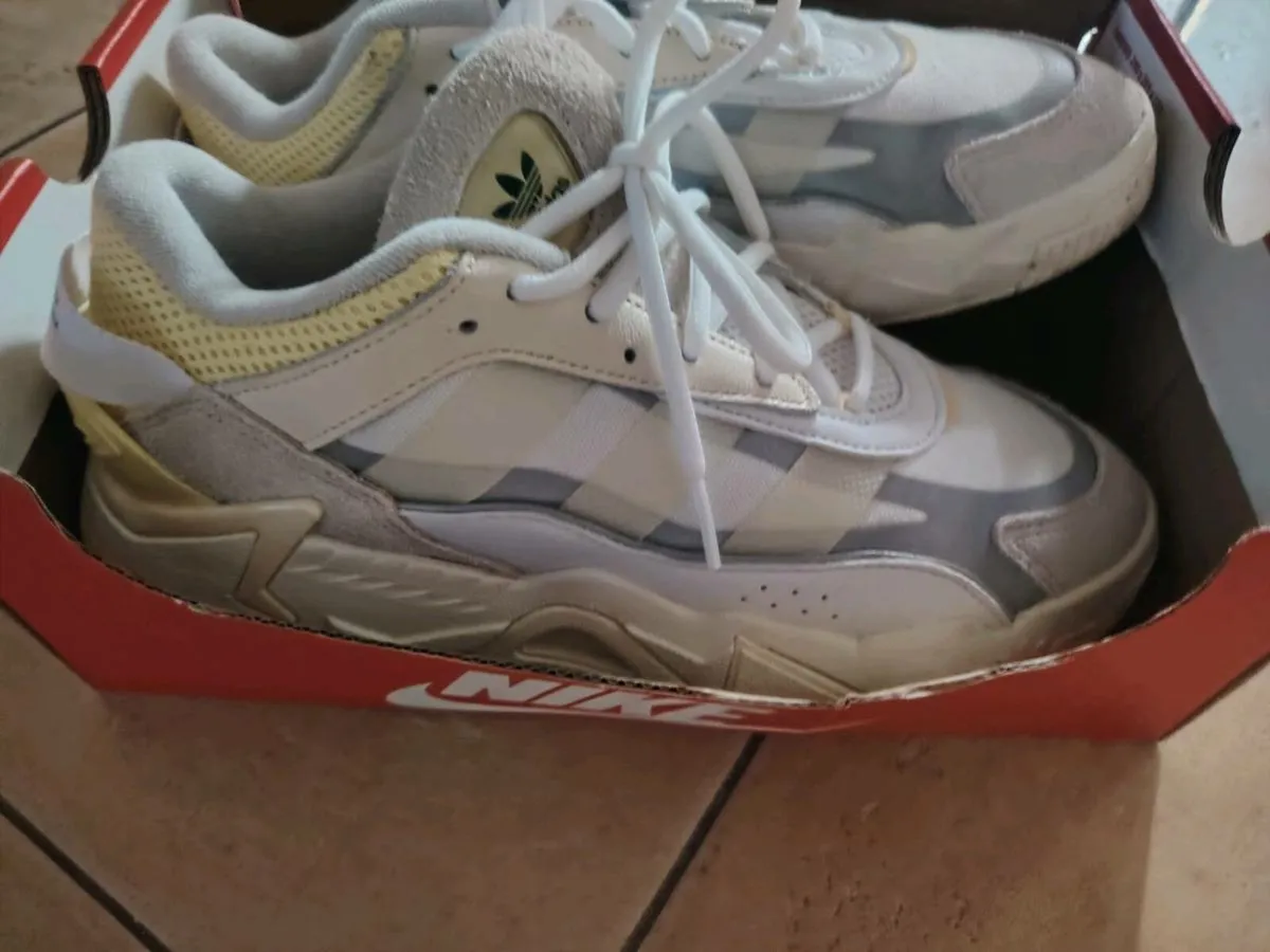 Adidas Ozweego size 7 - Image 1