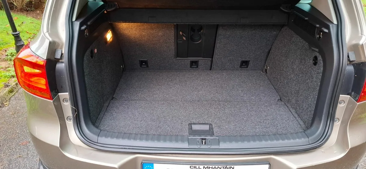 15 VW Tiguan,  SPORT,  1 lady owner - Image 3
